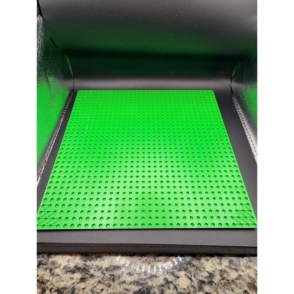 LEGO Classic Green Baseplate 11023 Building Sheet 32x32 10 inch Square NWOT